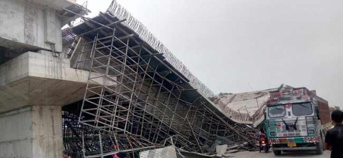 Lintel of a flyover collapses in UPs Basti