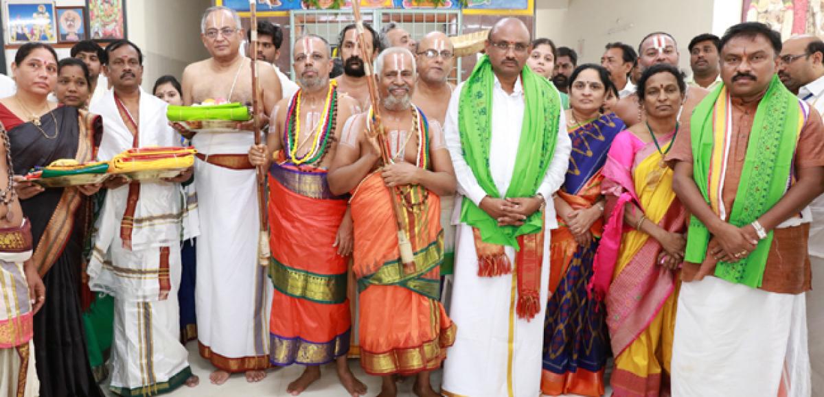 Silk clothes from Srirangam gifted to Lord Venkateswara