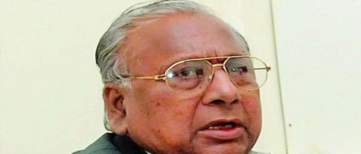 KCR ignoring BC welfare, fumes V Hanumantha Rao