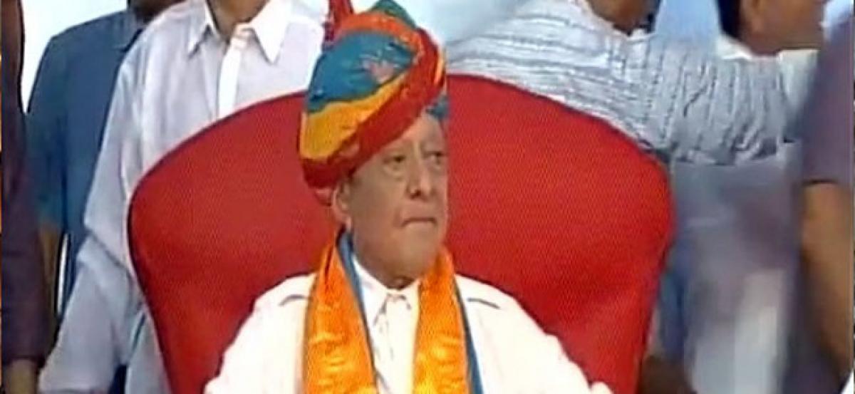 I am quitting Congress, wont break Sonias trust by joining BJP: Shankersinh Vaghela