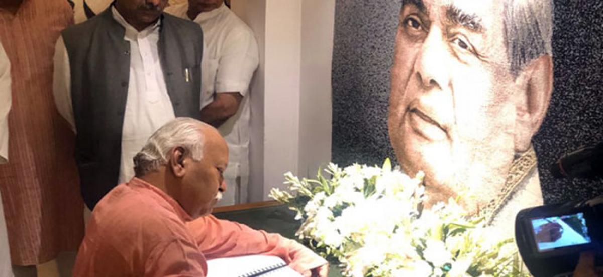 Bhagwats emotional eulogy to Vajpayee