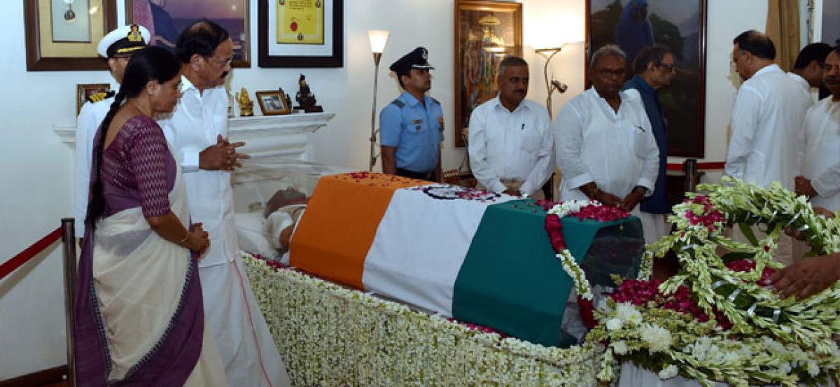 Mortal remains of Vajpayee being taken to BJP headquarters