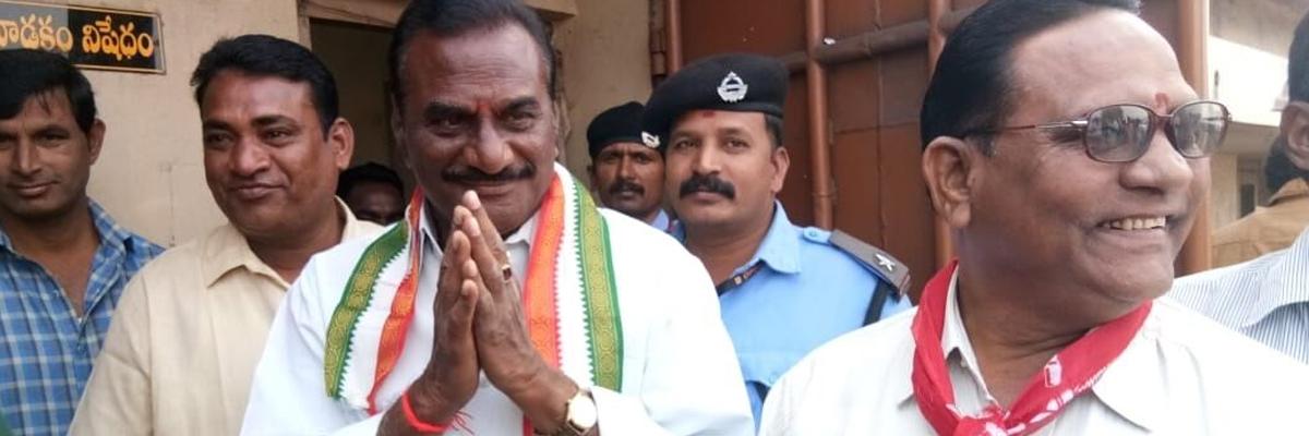 Vanama Venkateswara Rao conducts door-to-door campaign in Kothagudem
