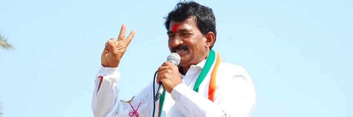 Vanteru Pratap Reddy who is contesting against KCR in Gajwel says he has a threat to his life. Do you agree?
