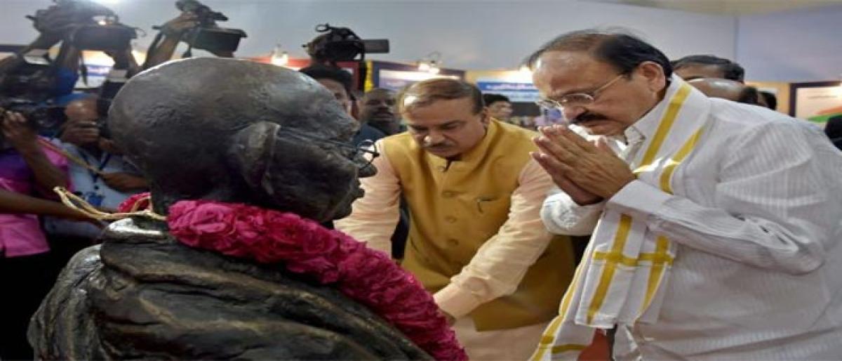 Rajghat gets Mahatma statue