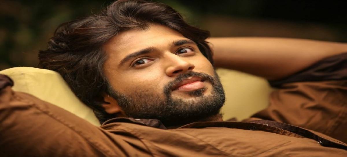 Vijay Devarakonda says sorry to traffic cops