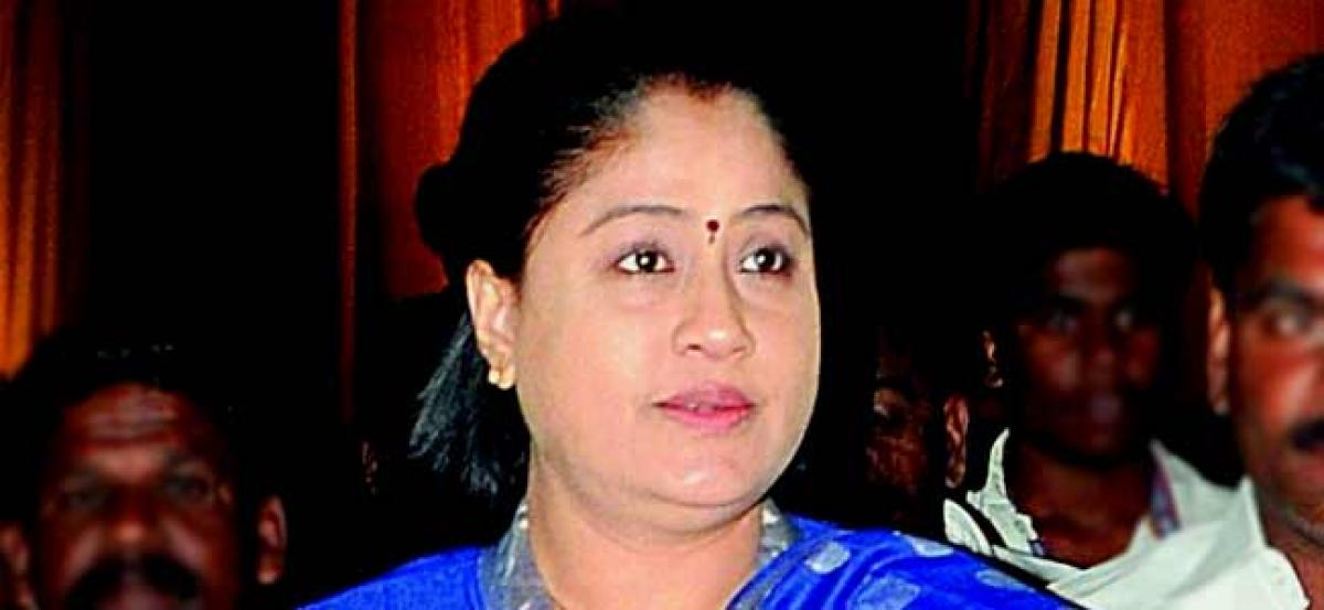 Vijayashanti falls as stage collapses at Acchampet public meeting