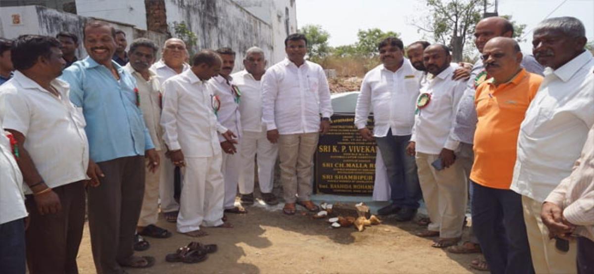 Stone laid for boundary wall construction