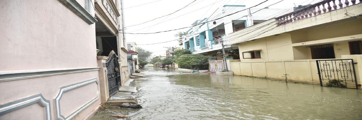 Just an hour spell rains woes on city
