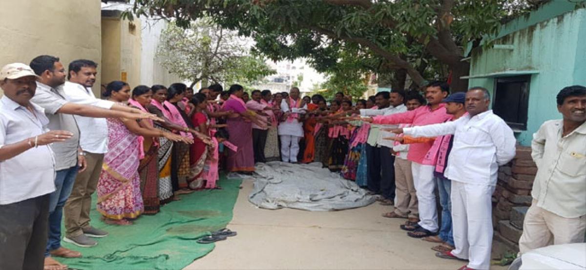 Subhas Chandra Bose Colony women join TRS