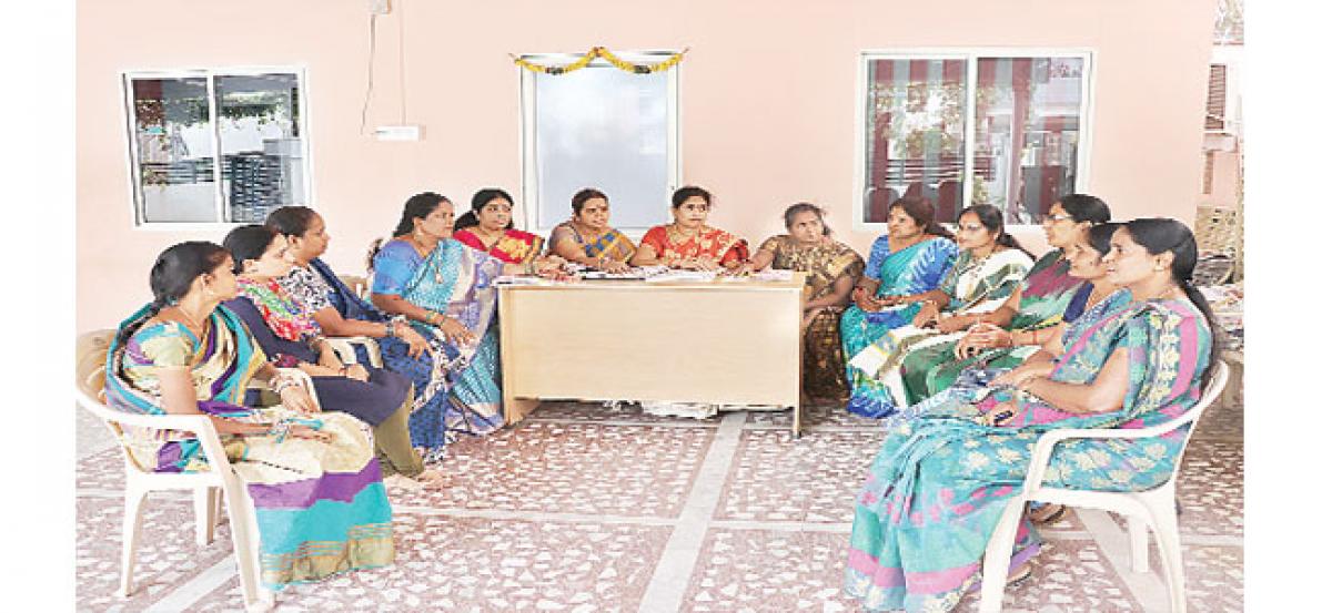 TRS women leaders slam opposition for misguiding people