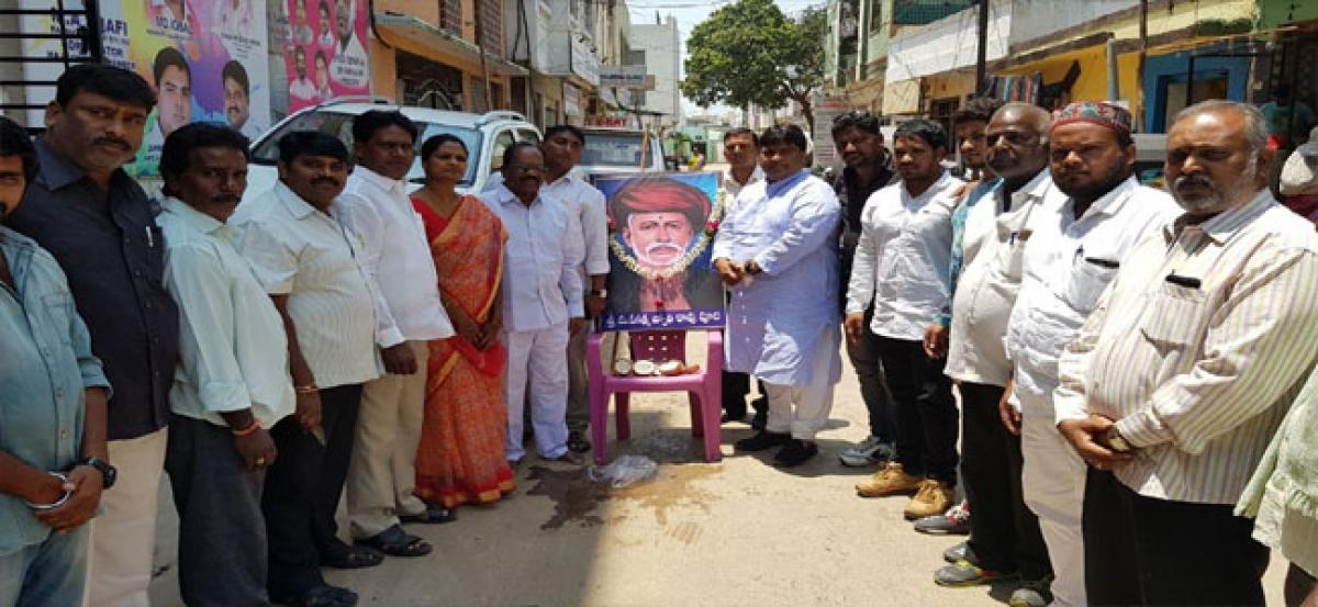 Rich tributes paid to Jyotirao Phule