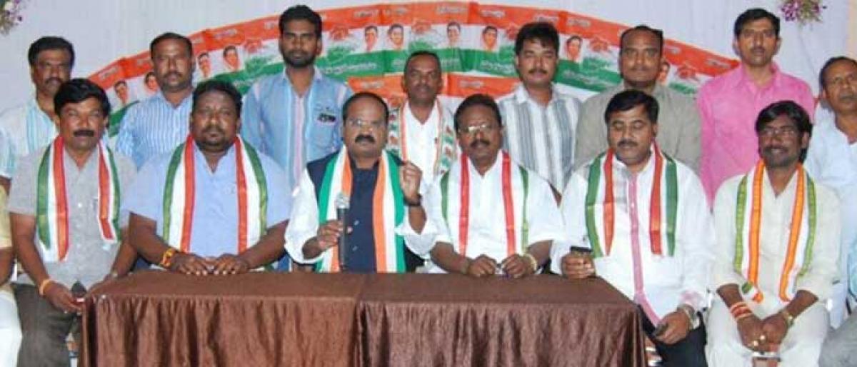 Agri Leadership Award to KCR is publicity stunt: Congress