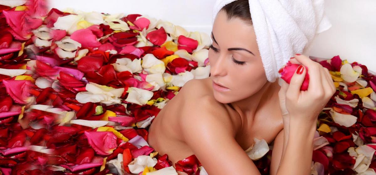 Use roses to hydrate skin, treat acne and de-stress