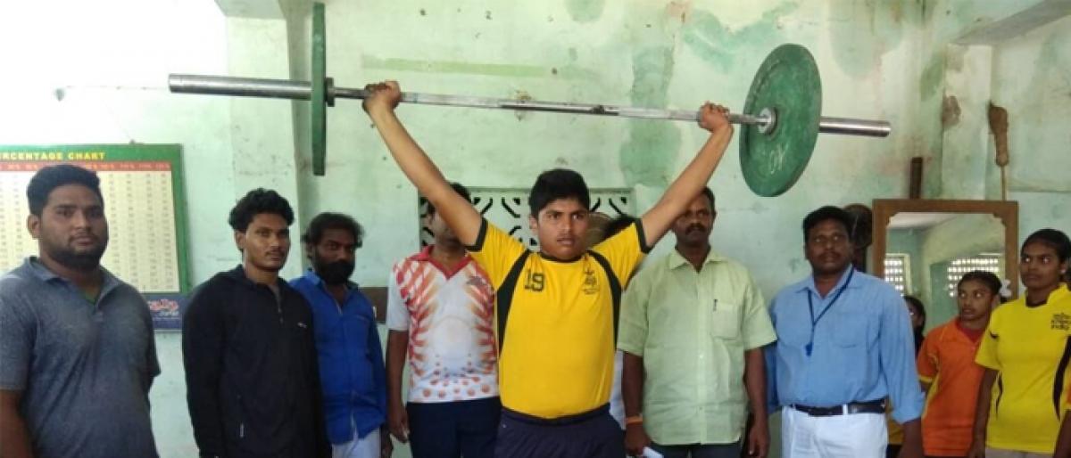 Weightlifter A Sanjay Babu to represent AP SGF in weightlifting championship