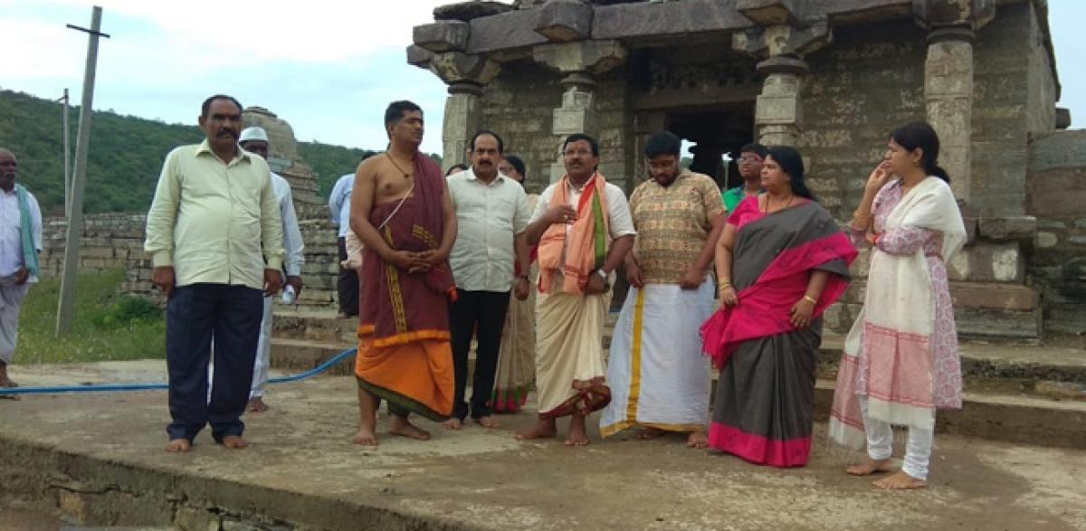 Collector, District Judge visit Sangameshwar shrine