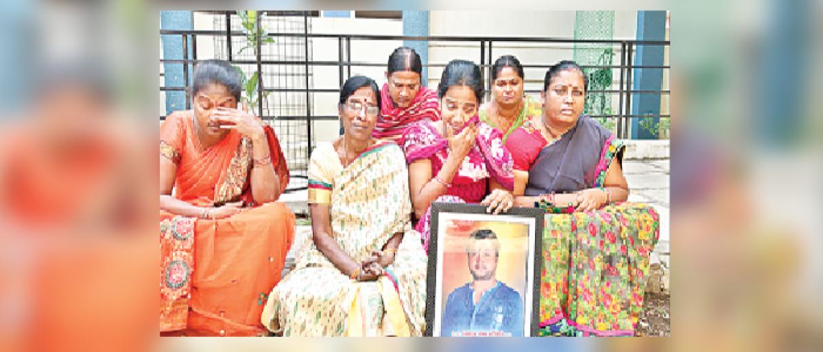 Widow from Warangal stages protest in Hyderabad