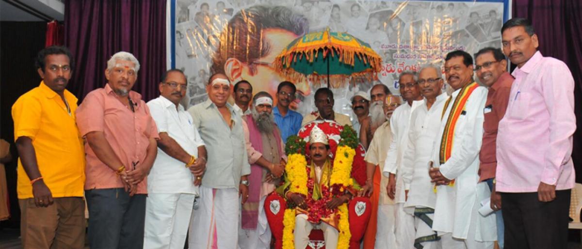 Writer Srinivasulu Felicitated