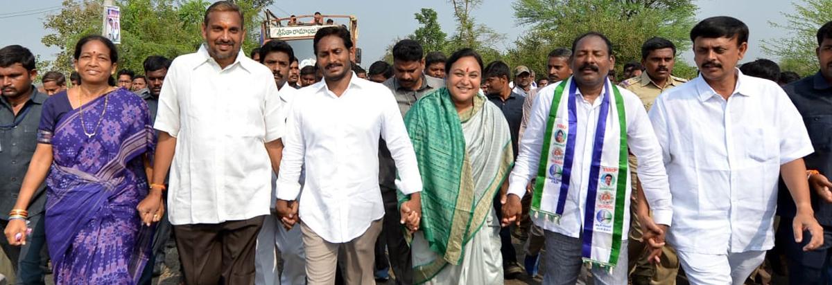 Jagan promises to end woes of contract, outsourced workers