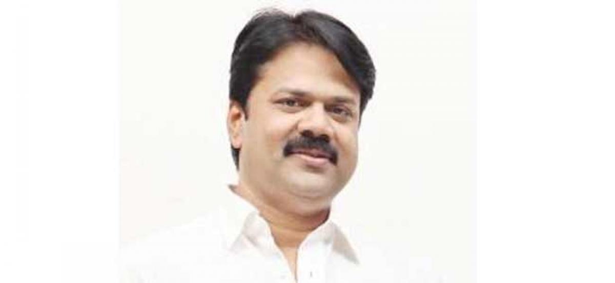 YSRCP Kakinada LS incharge set to leave party