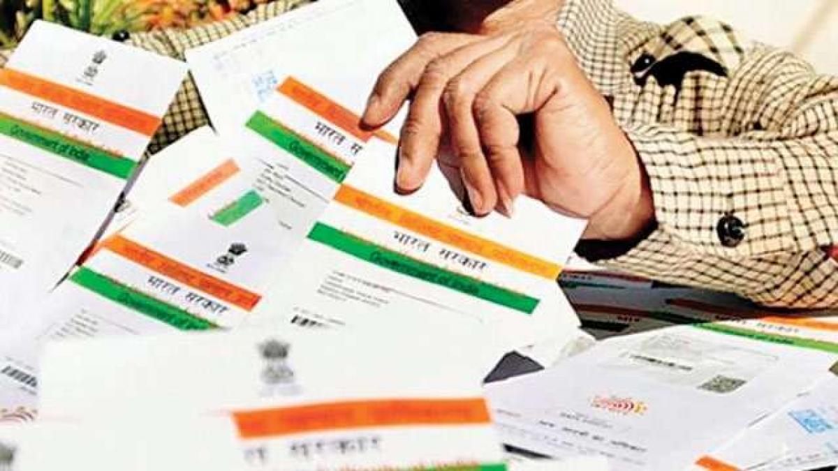 SIM cards not linked to Aadhaar will be deactivated after Feb 2018: Centre