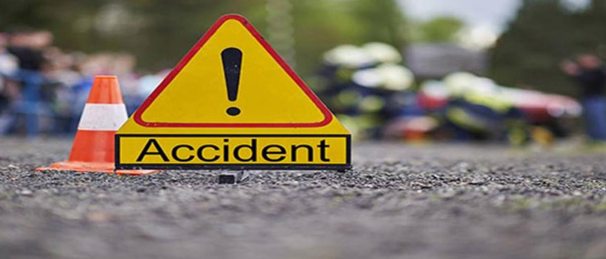 RTC bus hits auto at Ibrahimpatnam