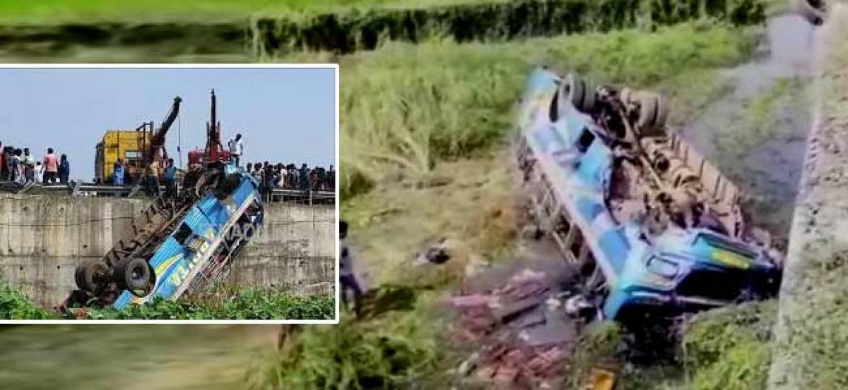 5 dead as bus falls into canal in West Bengals Hooghly district