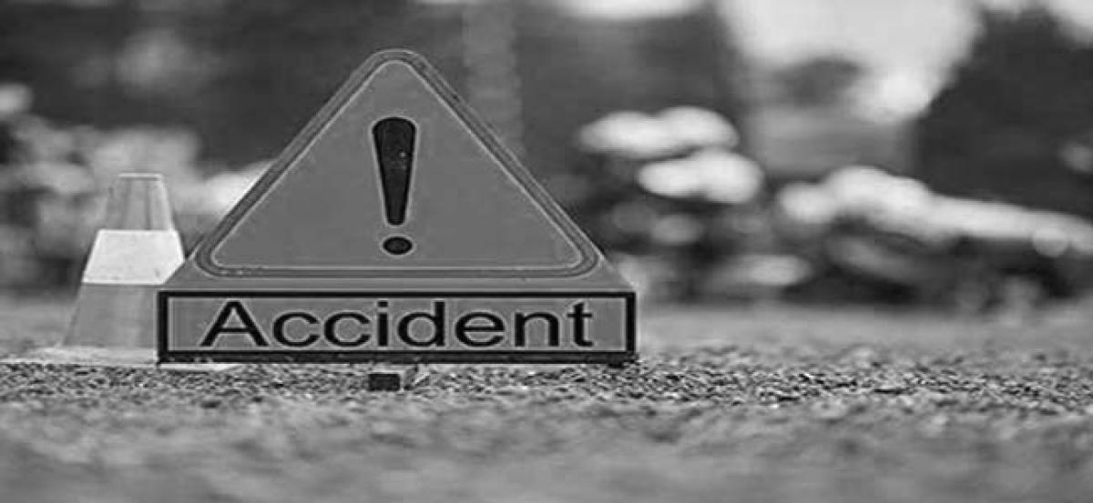 Three killed as tipper lorry overturns in Sirmaur dist