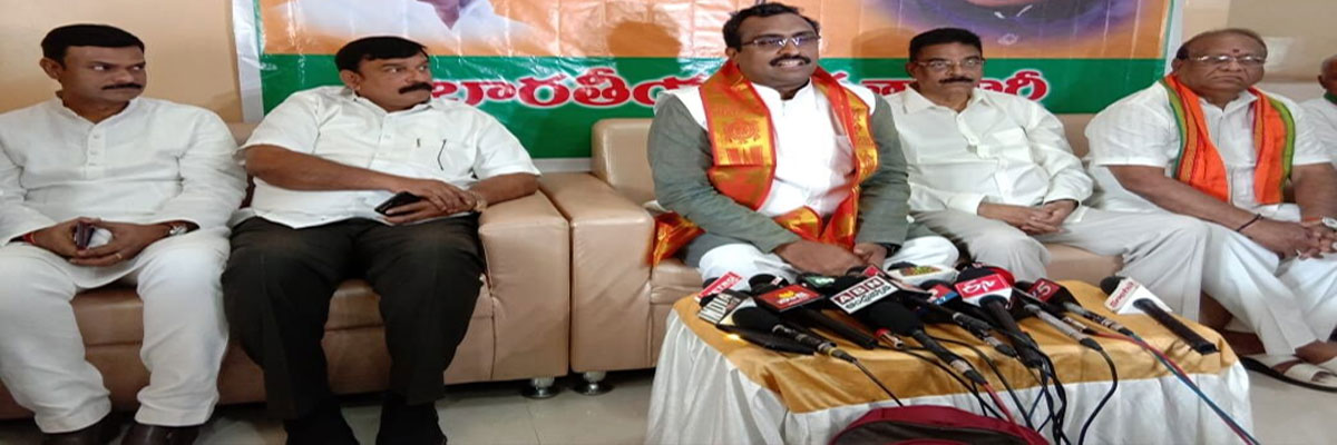 Narendra Modi will stand by the people in Andhra Pradesh, claims Ram Madhav