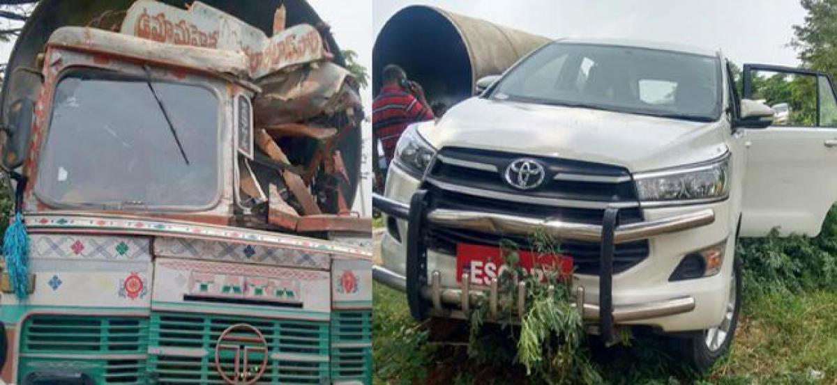 Telangana Speaker escapes unhurt in lorry accident