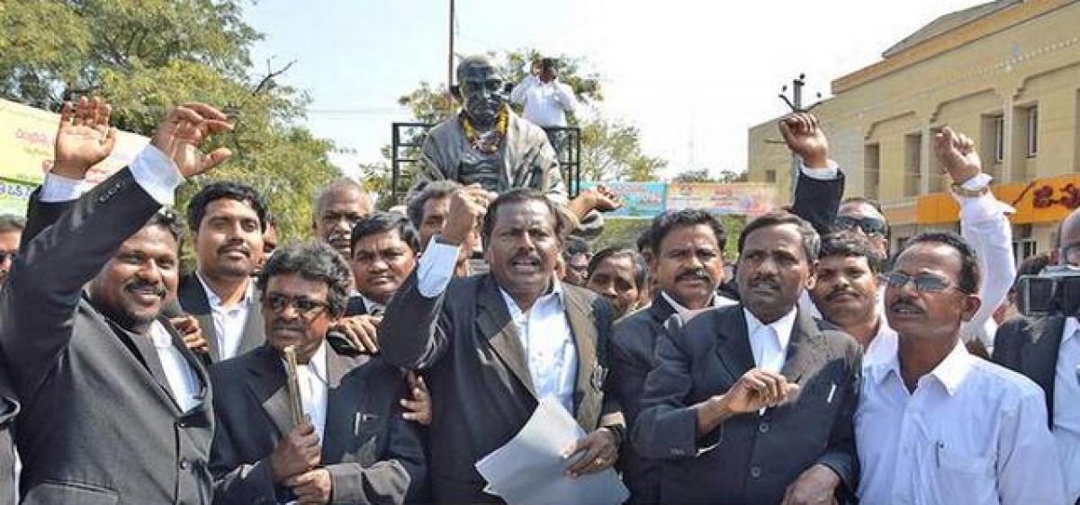 Advocates continue stir for High Court in Rayalaseema