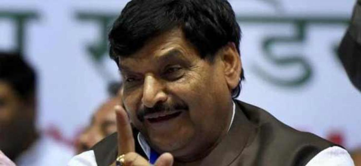 Join us, says Shivpal Yadav after Mulayam Singh shares stage with him