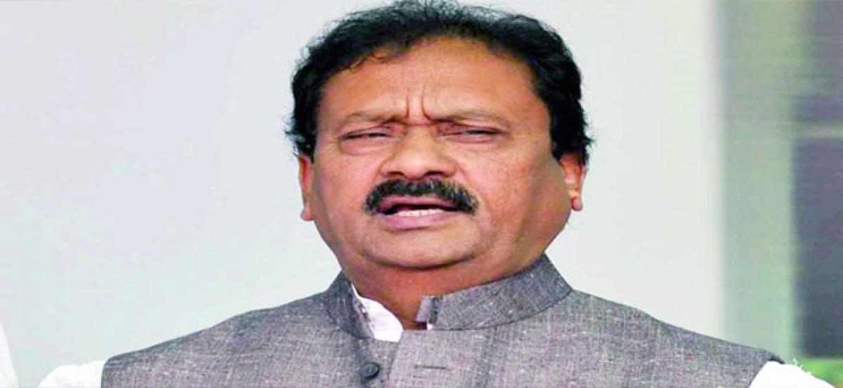 Government making info body dysfunctional: Shabbir