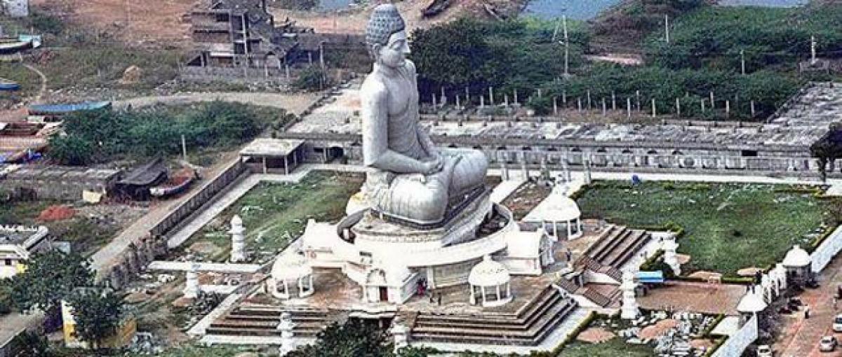 Retiring employee donates last month salary to Amaravati