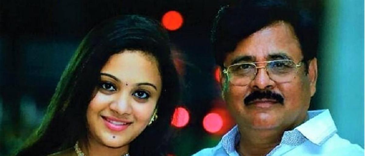 Dont give bail to my father: Amruthavarshini