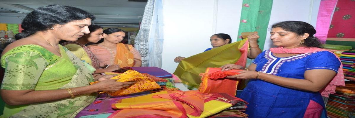 Silk and Cotton Expo at Himayat Nagar