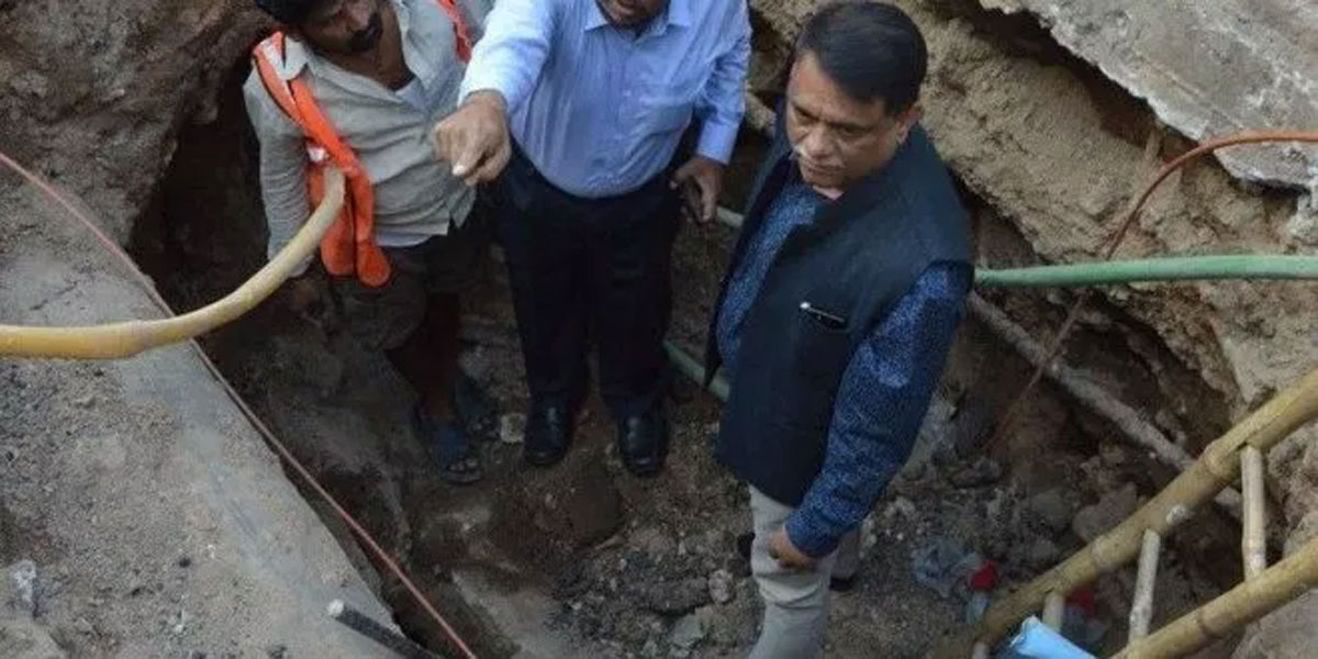 Arvind Kumar inspects storm water drains in Old City