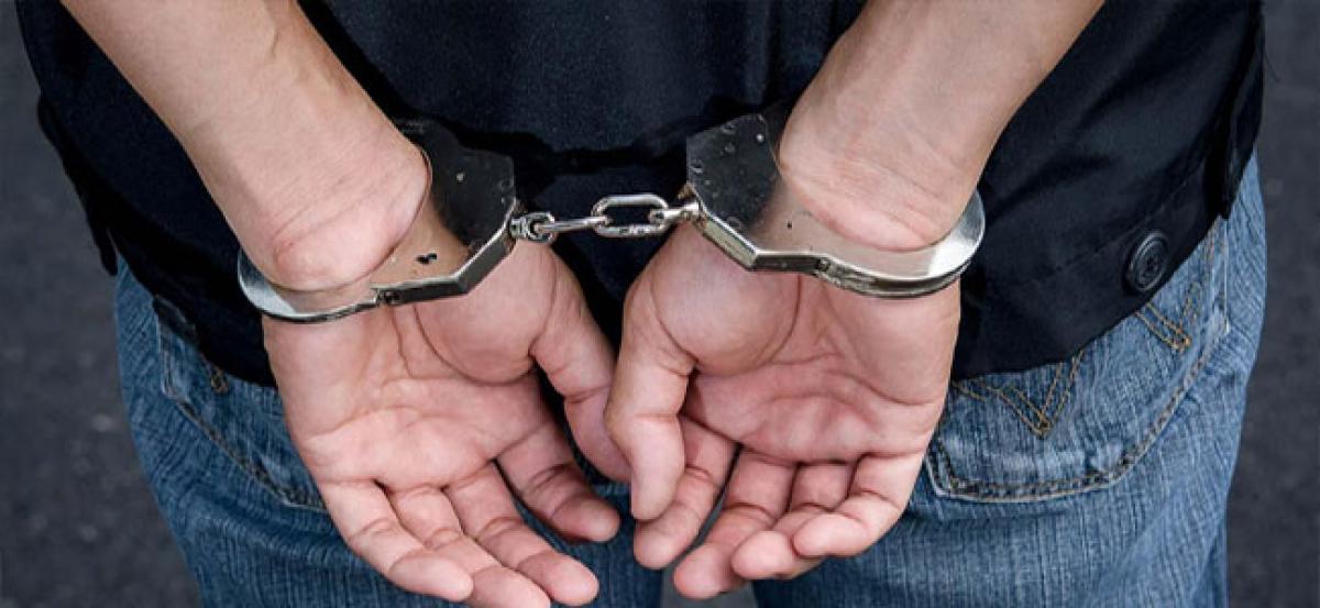 Hyderabad: Drunk businessman taken into custody for assaulting cop
