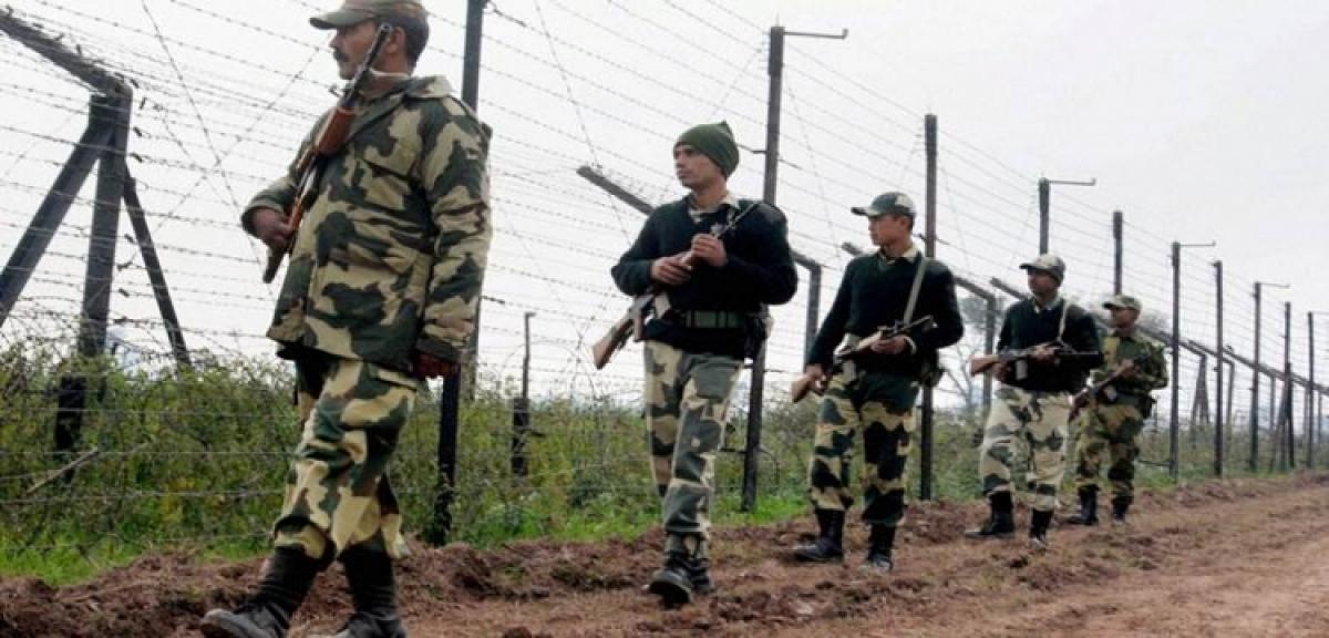 Indian, Pakistani troops trade fire on LoC