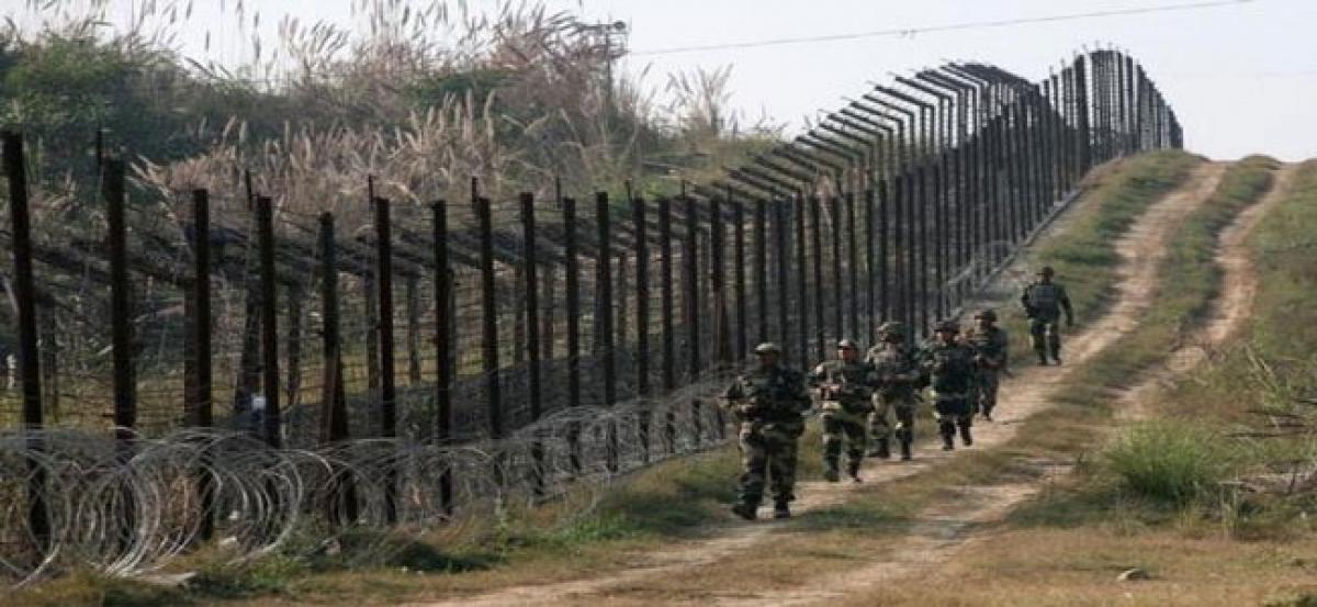 J&K: Pak violates ceasefire in Uri sector