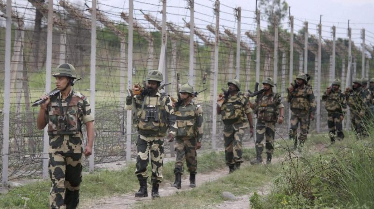 Pakistan army violates ceasefire in Poonch, targets posts along LoC