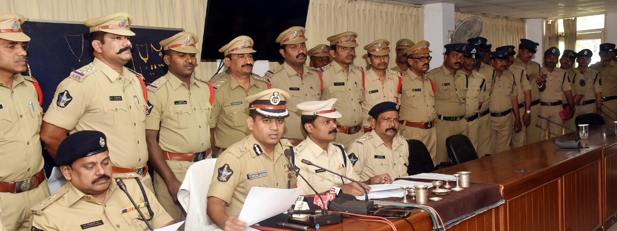 Visakhapatnam City police arrest 24 accused involved in 33 offences