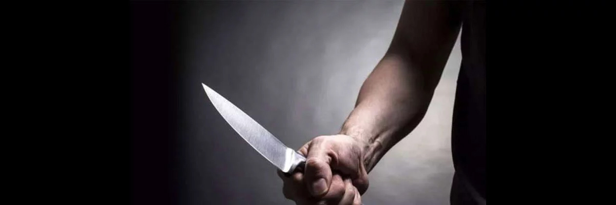 Man stabs daughter over affair