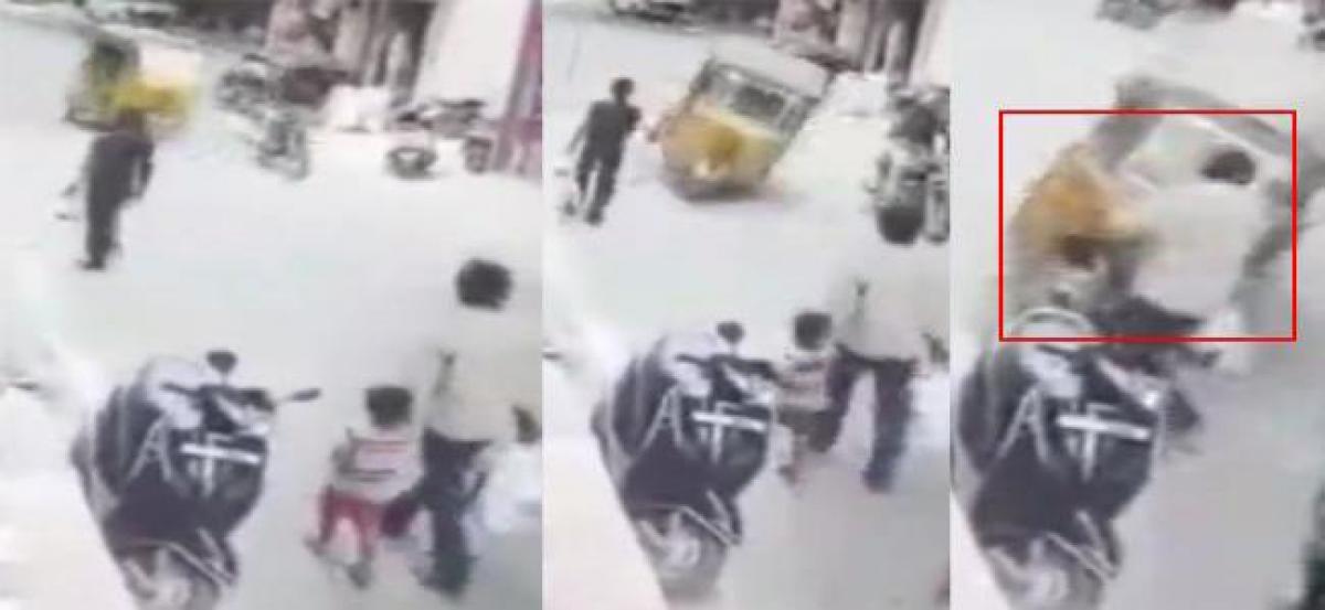 Hyderabad: Auto rams into family at Uppal, 5-year-old killed