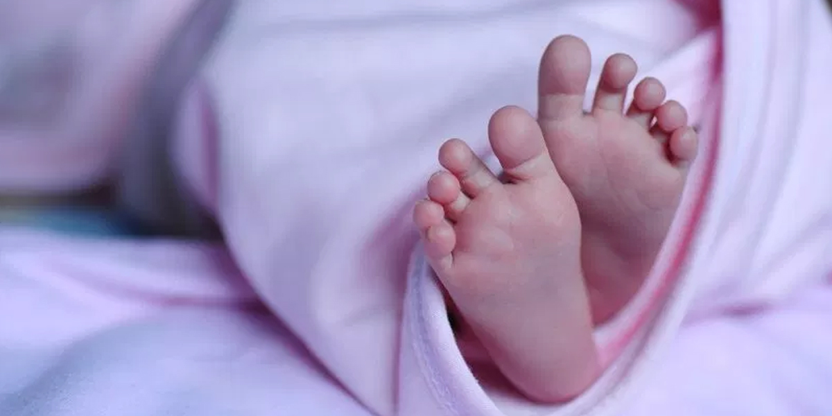 Woman Delivers Twins Inside Waiting Room Of Railway Station In Maharashtra