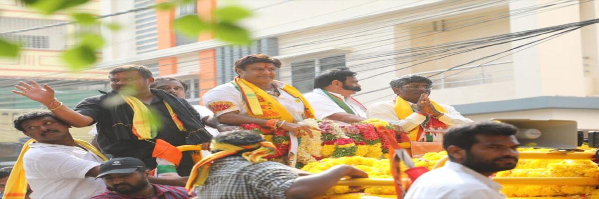 Balayya berates TRS leadership