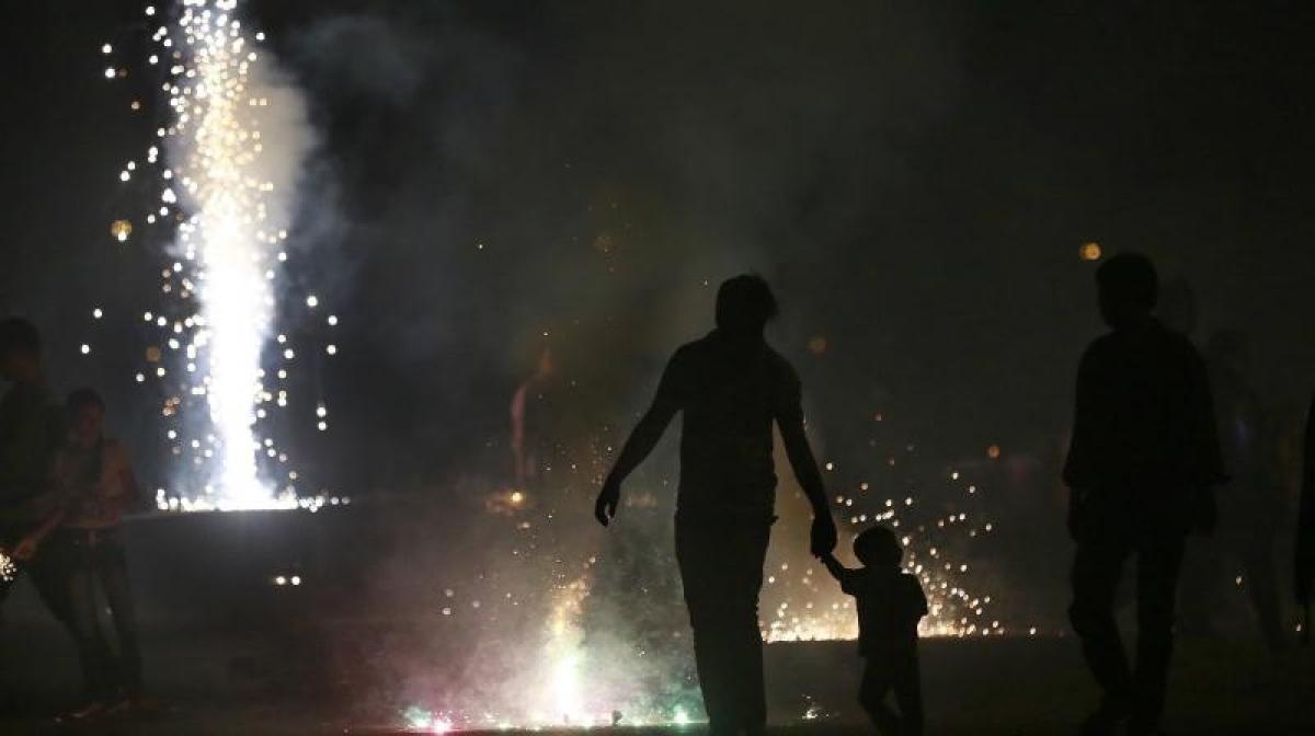 After Delhis full ban, Chhattisgarh says no to loud firecrackers this Diwali