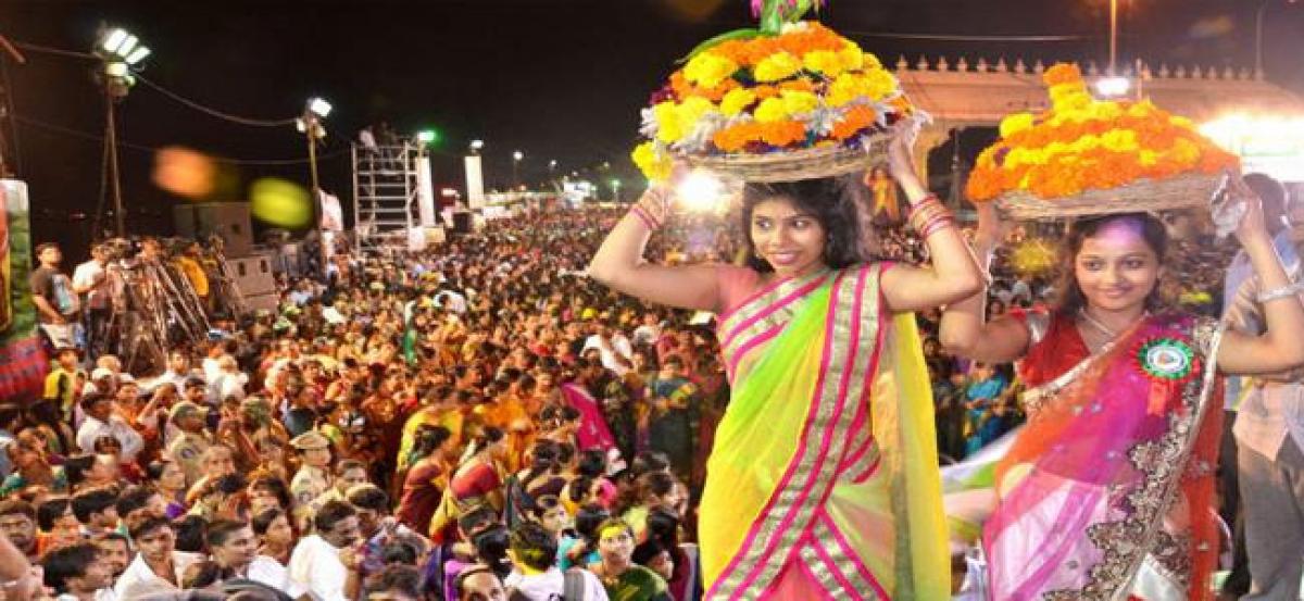Dussehra, Bathukamma festivals celebrated