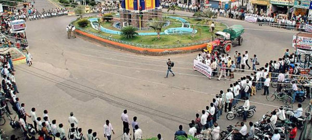 Bandh complete in Kurnool