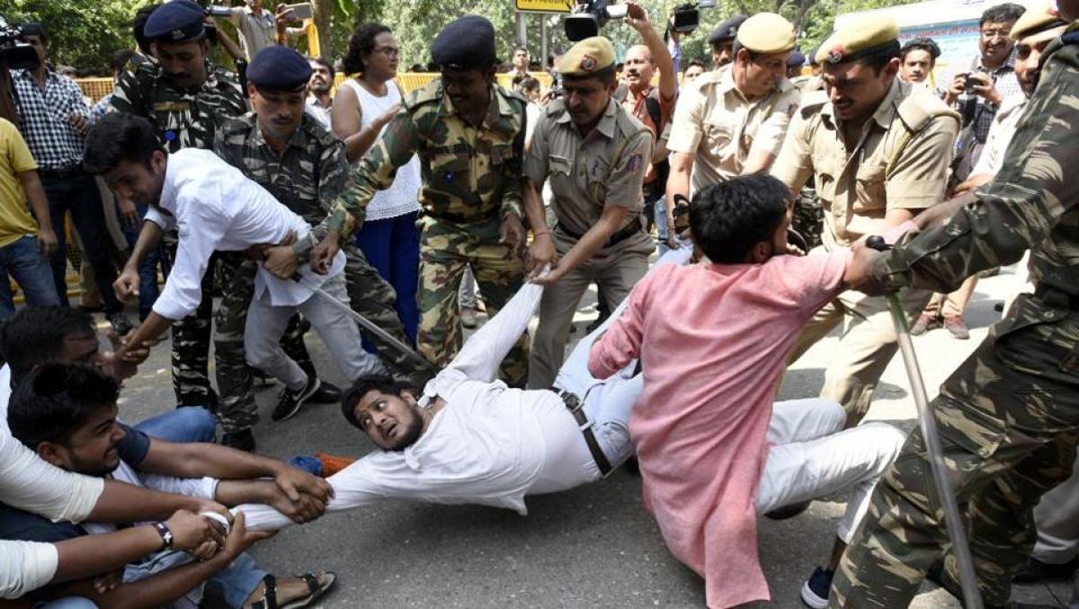 BHU protests: Congress says PM Modi should apologise to girls who were lathi-charged